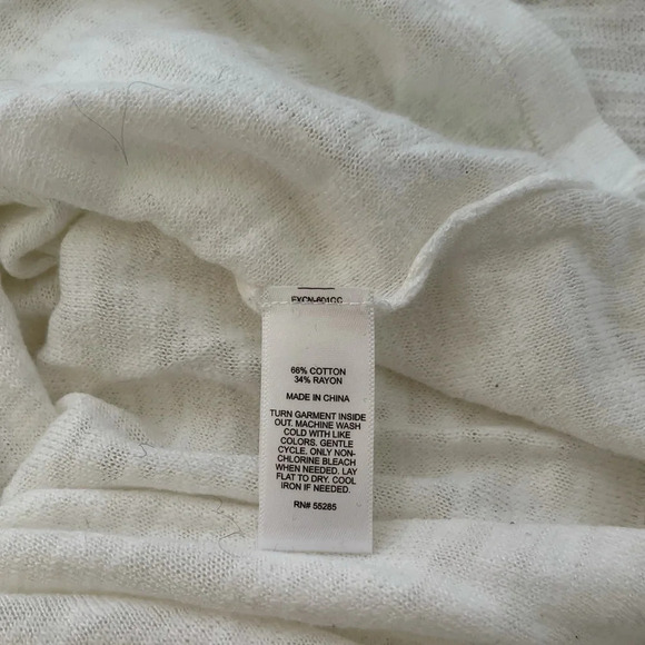 Express White Semi-Sheer 3/4 Tabbed Sleeve Round Hem Crewneck Top Small Women’s - Picture 10 of 11